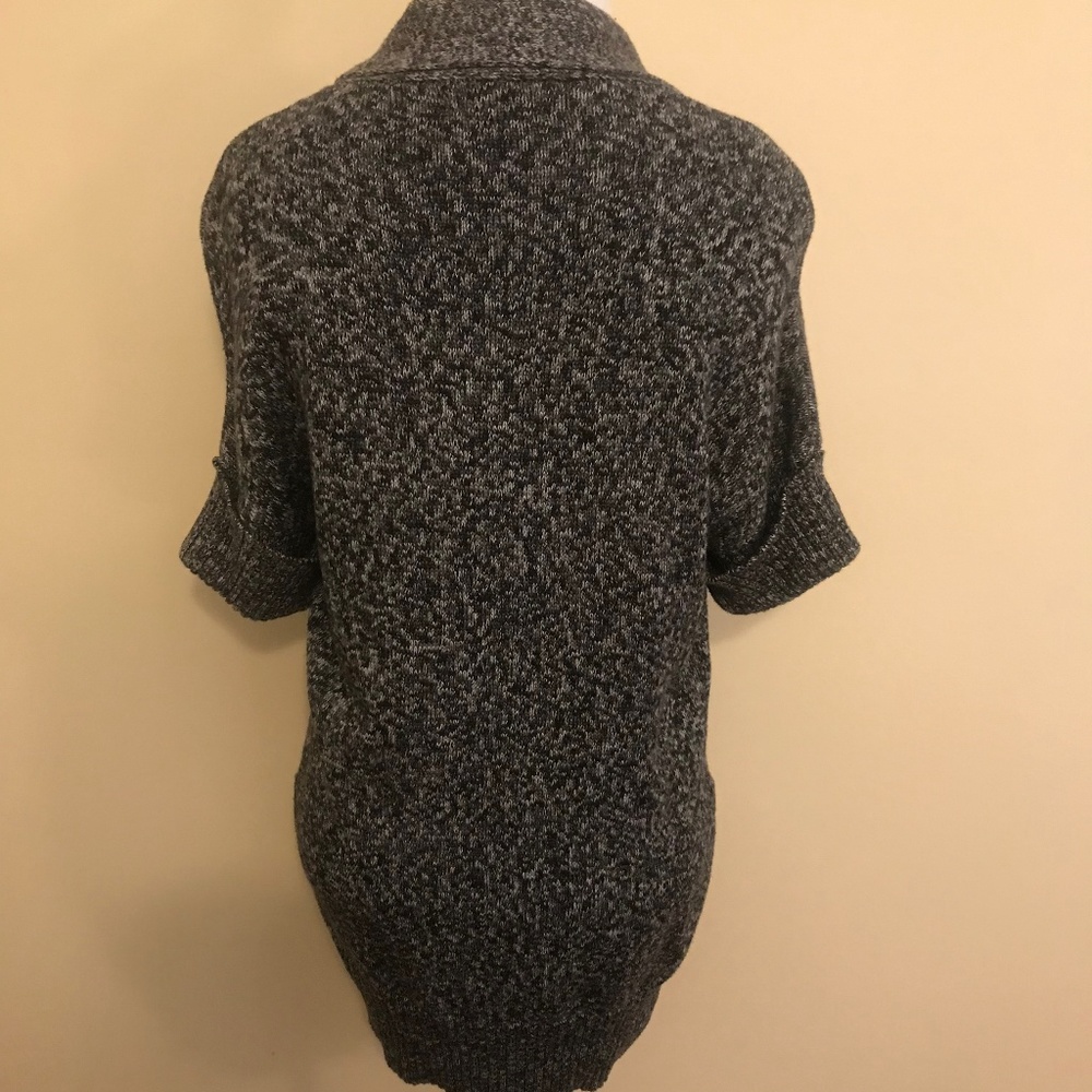 Kenneth Cole Sweater - Picture 2 of 7
